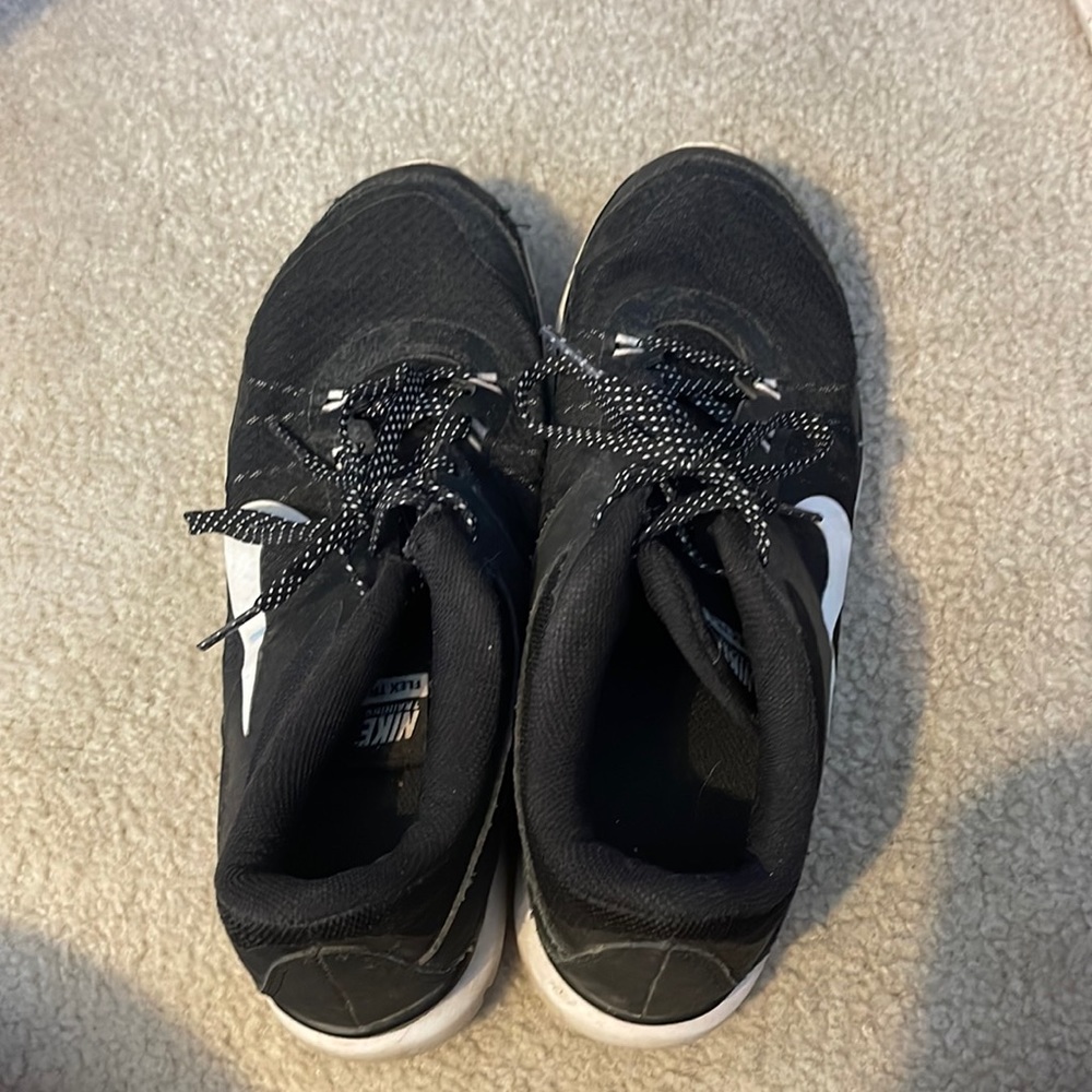 Nike Tennis Shoes